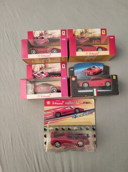 modely Ferrari 1:38 z kolekce Shell - 2