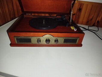 Gramofon zn Hyundai RT 910. - 2