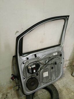 Vw Touran přední pravé dveře - 2