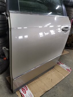 VW Passat B6 combi zlatá LD1W LZ dveře - 2