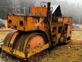 silniční válec vibrační - 2