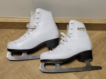 Dívčí brusle 33 - 2