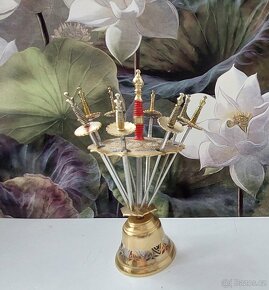 Kovová napichovátka šavličky se zvonečkem - 2