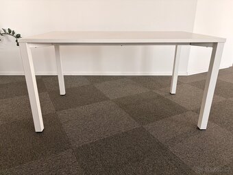 Kancelářský stůl - 2