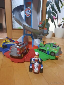 Tlapková patrola věž - 2