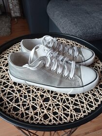 Stříbrné tenisky - 2