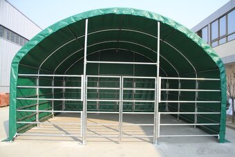 Plachtový přístřešek pro zvířata 6m x 8m - 750g/m2 - 2