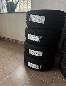 DUNLOP 255 40 19 FULDA 215 40 17 - 2