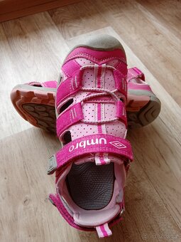 Dívčí sandály Umbro, vel. 33 - 2