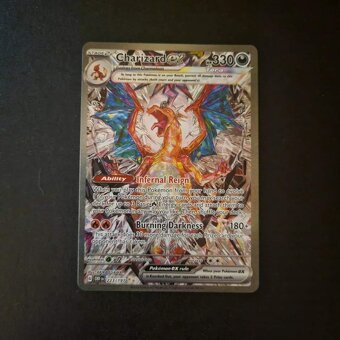Charizard Pokémon Karta - 2