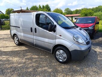 Opel Vivaro 2.0 DCi tažné 3místa - 2