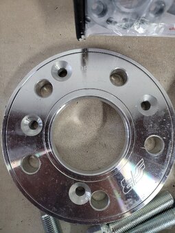 Rozšiřovácí podložky SR 5x112 / 18mm - 2