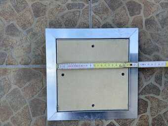 Nová Revizní dvířka 20x20cm pod obklad, systém klik - 2