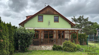 Prodej RD 5+kk se zahradním domkem ve spodní části města Zno - 2