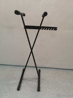 Prodám stojan na klávesy - 2