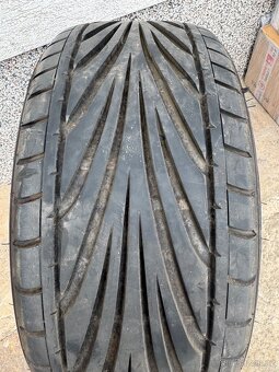 Letní pneu 215/40 r16 toyo proxes - 2