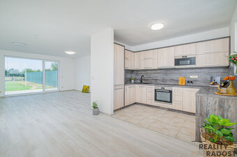 Pronájem RD 4+kk, 183 m2, pozemek 507 m2, garáž, Moravičany - 2