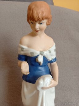 Soska dama s huskami Royal dux - 2