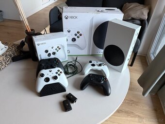 Xbox S series + 4 ovládače záruke - 2