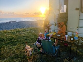 Nová STK Obytný vůz alkovna 5 osob alkovna - 2