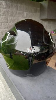 Helma airoh Vyklopna se zatmavovacimi brylemi. - 2