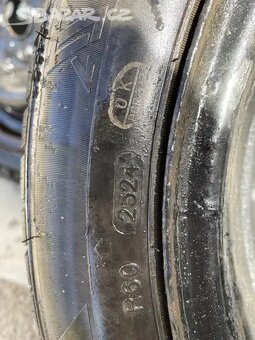 Plechová sada kol 15" - Zimní 185/55R15 + poklice - 2