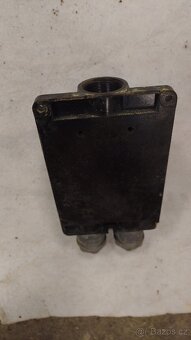 Bakelitový vypínač - 2