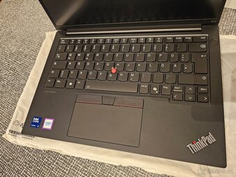 Nový Lenovo ThinkPad E14 G6 21M7000QGE, německá klávesnice - 2