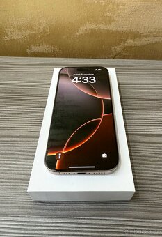Apple iPhone 16 Pro 256GB zlatý, Zánovní, 99% baterie - 2