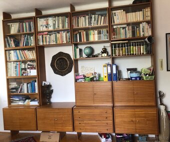 KNIHOVNA, stěna OBÝVÁKOVÁ, ÚLOŽNÁ - 2