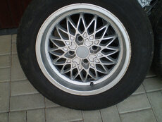 Hliníková límcová kola . EXIP 4x11- pneu Michelin 195/65R15 - 2