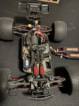 Traxxas e-revo 1:8 - 2