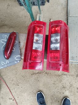 Zadní lampy plus brzdové svetlo - 2
