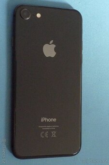 Apple iPhone SE 2020 128GB Baterie 82% - 2