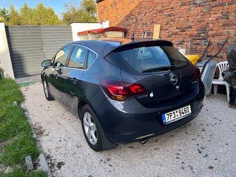 Opel Astra J P 10 1.6i Turbo - 2