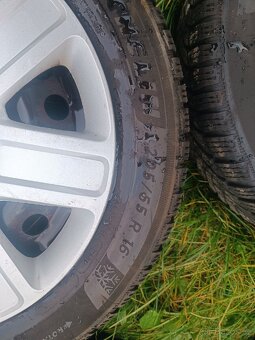Kola Ford včetně zimních pneu 205/55/16 - 2