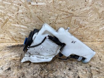 NÁDOBKA OSTŘIKOVAČŮ AUDI A5 8T 8T0955453C - 2