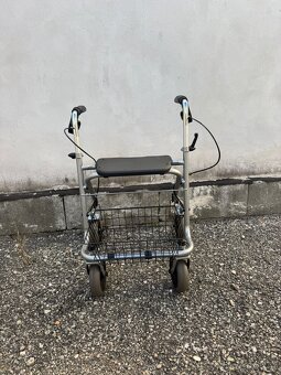 Nové chodítko pro seniory a důchodce - 2