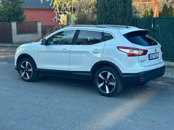 Nissan Qashqai 1.6 Dig-T 120kw N-Connecta 2017 ČR 1m 53600km - 2