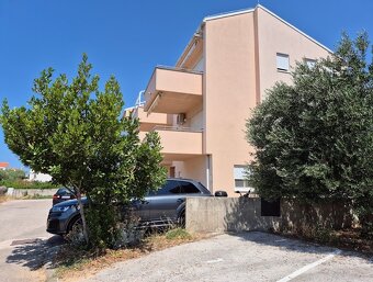 ☀NOVALJA (HR) - 2-izbový byt 45 m2 na prízemí so záhradou - 2