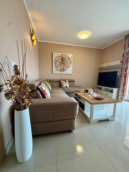 Chorvátsko-zariadený 3-izbový apartmán s výhľadom na more - 2