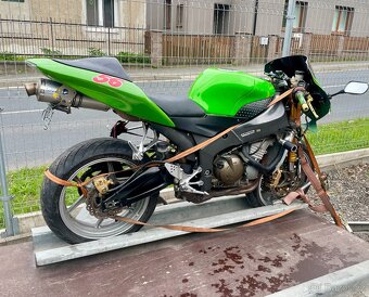 Kawasaki Zx6r 2005-2006 na náhradní díly - 2
