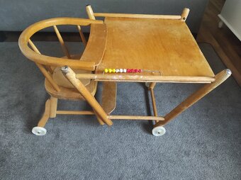 Krmící dřevěná židlička - 2