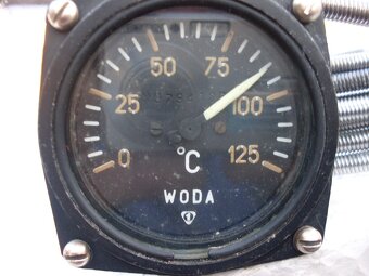 Prodám budík teploměru a tlaku oleje - 2