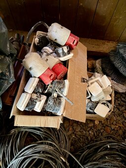 Prodám zářivky+vypínače+zásuvky - 2