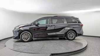 2021 TOYOTA SIENNA LE HYBRID - 8 miest - 2