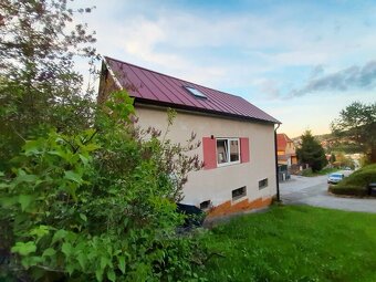 Částečně rekonstruovaný rodinný dům se zahradou a garáží v z - 2