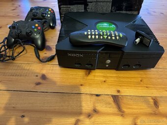 Xbox + ovladač, dva ovladače+ 3 hry - 2