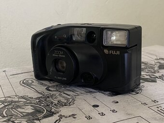 Prodám Fuji Zoom Cardia 900 Date – stylový kompaktní fotoapa - 2