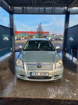 Toyota Avensis combi 2.2 110kw - 2